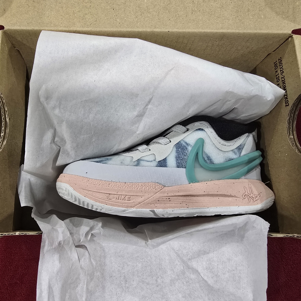 Nike Kyrie 8 (TD) kids Sneakers Size 5c